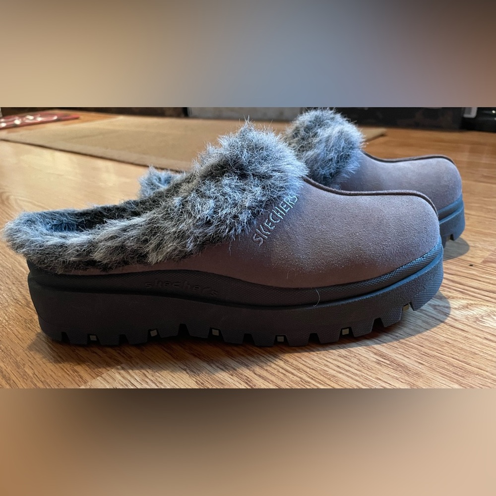 Women’s Skechers Shindig Size 9 NWOT